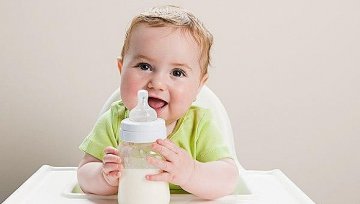 国产奶粉增速三年来首度回升 多家乳企上调新年目标