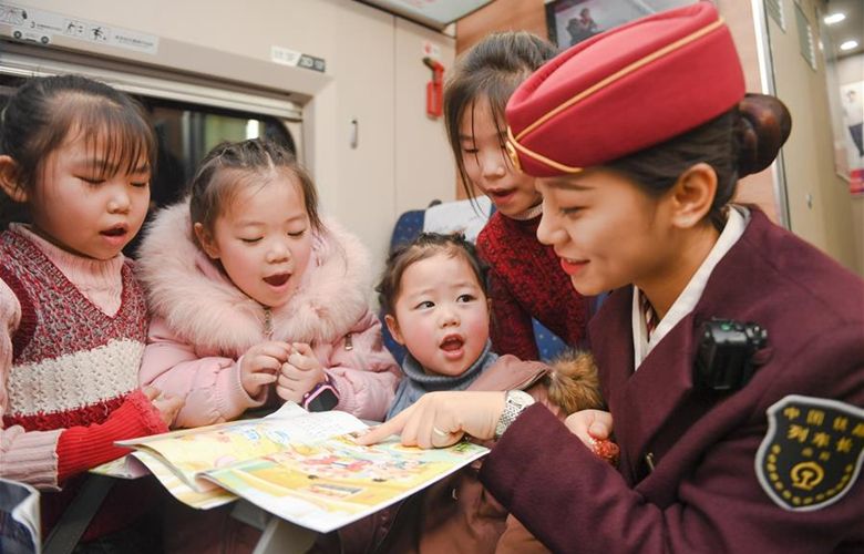 啤酒饮料矿泉水，花生瓜子八宝粥” ——从火车售货车里看消费变化